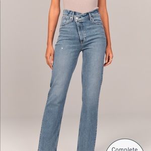 Abercrombie Ultra High Rise 90s Straight Jean